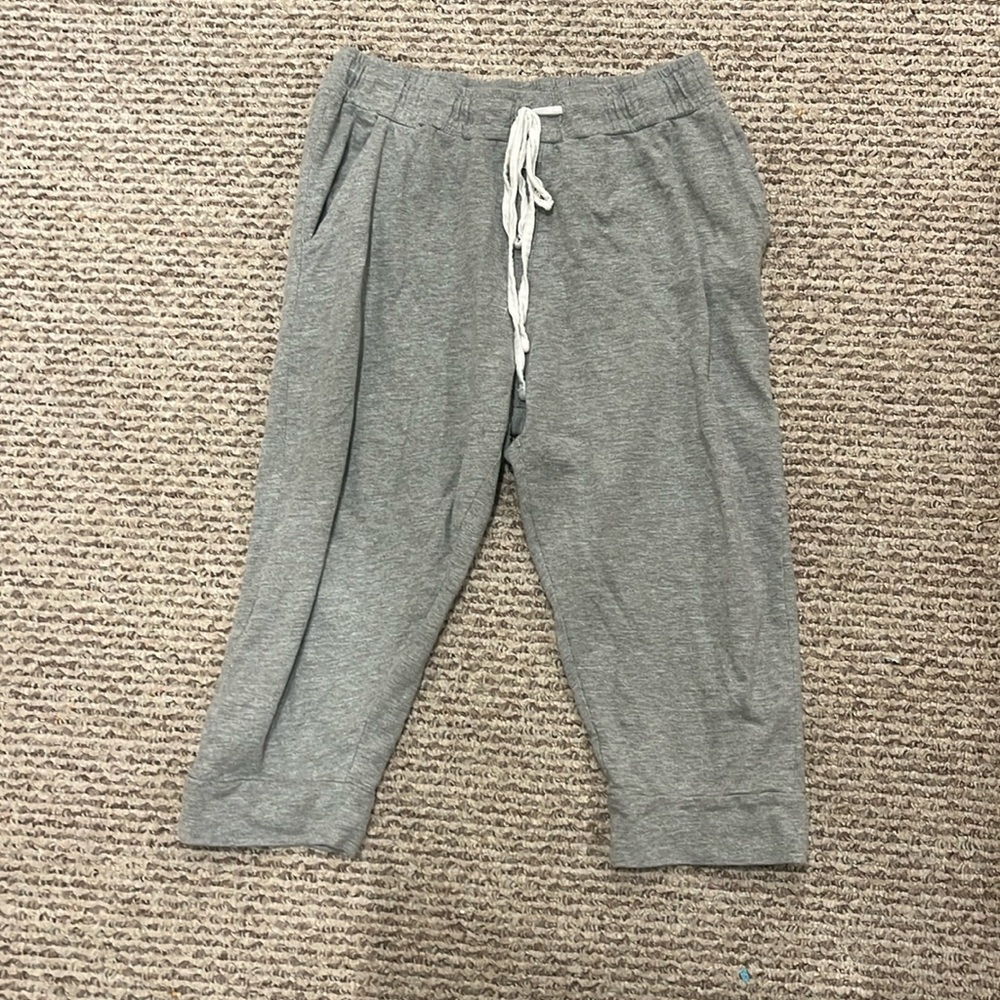 grey sweatpants